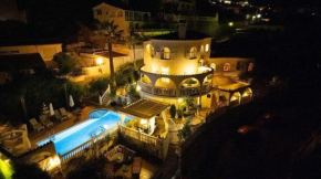 Meerblick-Villa, großer Pool, Palmengarten, nur 850m zu Strand und City bis 12 Personen